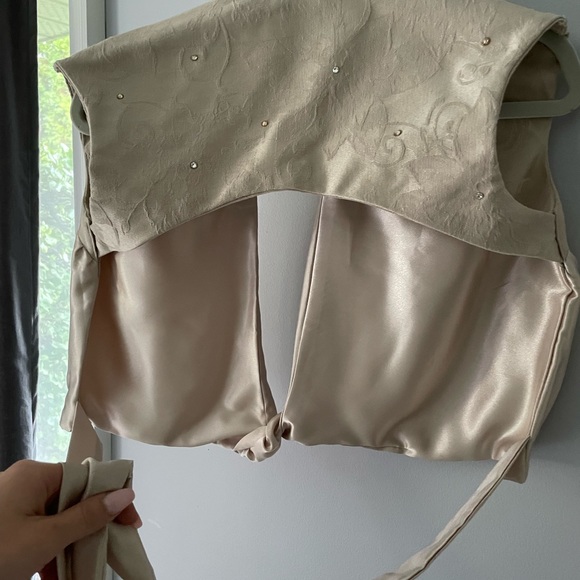 Gold satin top HIGH quality never worn - Picture 4 of 5